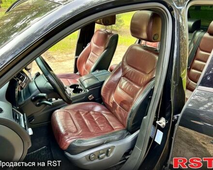 Черный Фольксваген Туарег, объемом двигателя 3 л и пробегом 215 тыс. км за 17900 $, фото 3 на Automoto.ua