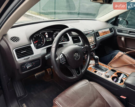 Черный Фольксваген Туарег, объемом двигателя 3 л и пробегом 280 тыс. км за 14500 $, фото 8 на Automoto.ua