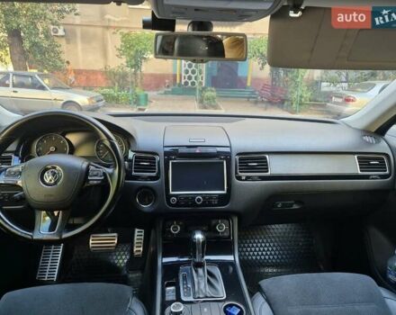 Черный Фольксваген Туарег, объемом двигателя 2.97 л и пробегом 300 тыс. км за 18800 $, фото 3 на Automoto.ua