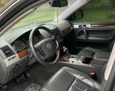 Чорний Фольксваген Туарег, об'ємом двигуна 3 л та пробігом 270 тис. км за 14700 $, фото 6 на Automoto.ua