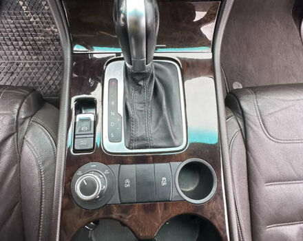 Чорний Фольксваген Туарег, об'ємом двигуна 3 л та пробігом 130 тис. км за 16900 $, фото 35 на Automoto.ua