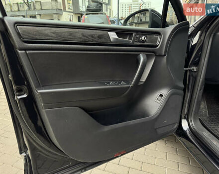 Черный Фольксваген Туарег, объемом двигателя 2.97 л и пробегом 356 тыс. км за 15900 $, фото 12 на Automoto.ua