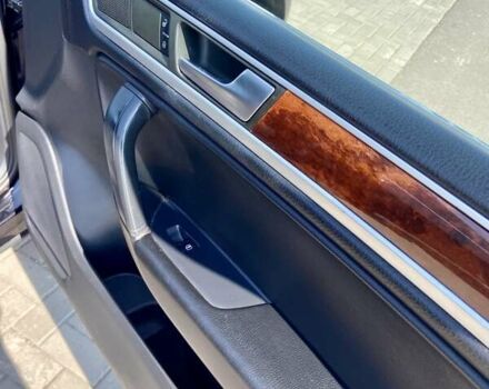 Фольксваген Туарег 2010 в Ровно на Automoto.ua Черный Фольксваген Туарег, объемом двигателя 2.97 л и пробегом 390 тыс. км за 15500 $, фото 24 на Automoto.ua