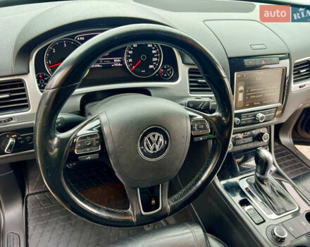 Чорний Фольксваген Туарег, об'ємом двигуна 2.97 л та пробігом 257 тис. км за 15800 $, фото 24 на Automoto.ua