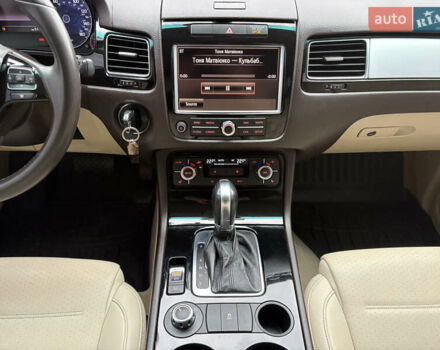 Чорний Фольксваген Туарег, об'ємом двигуна 3 л та пробігом 150 тис. км за 17500 $, фото 15 на Automoto.ua