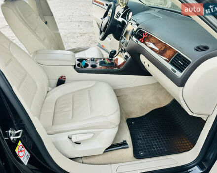 Черный Фольксваген Туарег, объемом двигателя 2.97 л и пробегом 400 тыс. км за 16000 $, фото 24 на Automoto.ua