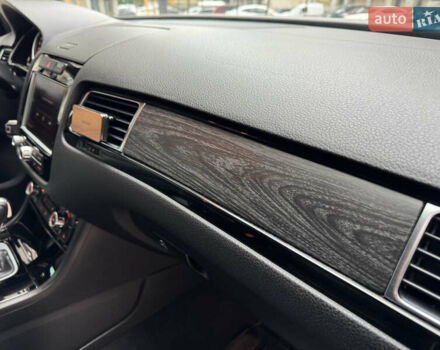 Черный Фольксваген Туарег, объемом двигателя 2.97 л и пробегом 356 тыс. км за 15900 $, фото 22 на Automoto.ua