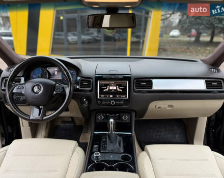 Черный Фольксваген Туарег, объемом двигателя 2.97 л и пробегом 301 тыс. км за 15300 $, фото 14 на Automoto.ua
