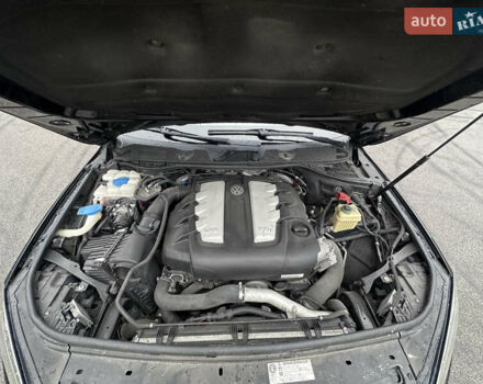 Черный Фольксваген Туарег, объемом двигателя 3 л и пробегом 130 тыс. км за 16300 $, фото 55 на Automoto.ua