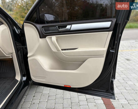 Чорний Фольксваген Туарег, об'ємом двигуна 3 л та пробігом 150 тис. км за 17500 $, фото 22 на Automoto.ua