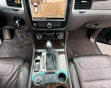 Чорний Фольксваген Туарег, об'ємом двигуна 3 л та пробігом 130 тис. км за 16900 $, фото 34 на Automoto.ua