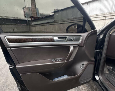 Черный Фольксваген Туарег, объемом двигателя 3 л и пробегом 130 тыс. км за 16300 $, фото 25 на Automoto.ua