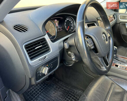 Черный Фольксваген Туарег, объемом двигателя 2.97 л и пробегом 267 тыс. км за 18700 $, фото 21 на Automoto.ua