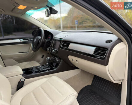 Чорний Фольксваген Туарег, об'ємом двигуна 3 л та пробігом 150 тис. км за 17500 $, фото 13 на Automoto.ua