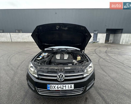 Чорний Фольксваген Туарег, об'ємом двигуна 3 л та пробігом 130 тис. км за 16900 $, фото 54 на Automoto.ua