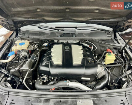 Черный Фольксваген Туарег, объемом двигателя 2.97 л и пробегом 257 тыс. км за 16000 $, фото 26 на Automoto.ua