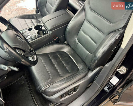 Чорний Фольксваген Туарег, об'ємом двигуна 2.97 л та пробігом 257 тис. км за 15800 $, фото 26 на Automoto.ua