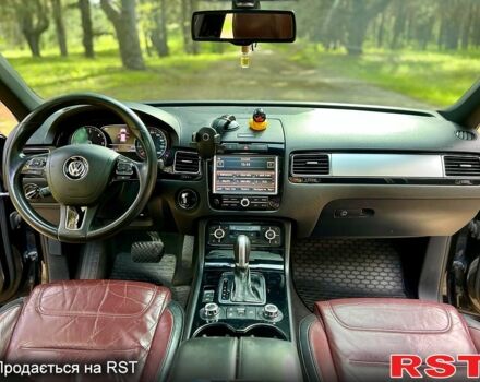 Черный Фольксваген Туарег, объемом двигателя 3 л и пробегом 215 тыс. км за 17900 $, фото 7 на Automoto.ua