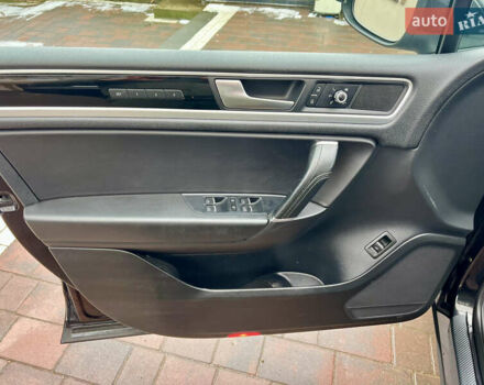 Черный Фольксваген Туарег, объемом двигателя 2.97 л и пробегом 257 тыс. км за 15800 $, фото 25 на Automoto.ua