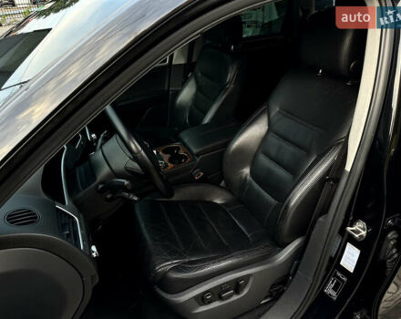 Чорний Фольксваген Туарег, об'ємом двигуна 2.97 л та пробігом 355 тис. км за 17500 $, фото 15 на Automoto.ua