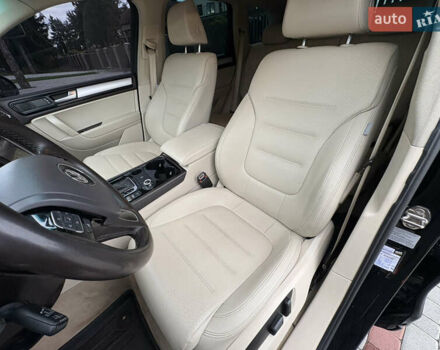 Фольксваген Туарег 2010 в Староконстантинов на Automoto.ua Черный Фольксваген Туарег, объемом двигателя 3 л и пробегом 150 тыс. км за 17800 $, фото 10 на Automoto.ua