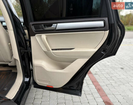 Чорний Фольксваген Туарег, об'ємом двигуна 3 л та пробігом 150 тис. км за 17500 $, фото 23 на Automoto.ua