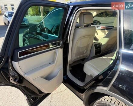 Черный Фольксваген Туарег, объемом двигателя 2.97 л и пробегом 267 тыс. км за 16000 $, фото 17 на Automoto.ua