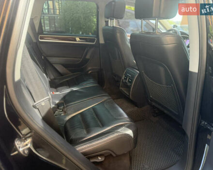 Черный Фольксваген Туарег, объемом двигателя 2.97 л и пробегом 280 тыс. км за 17500 $, фото 26 на Automoto.ua