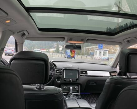 Чорний Фольксваген Туарег, об'ємом двигуна 3 л та пробігом 311 тис. км за 17000 $, фото 5 на Automoto.ua