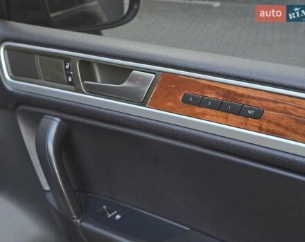 Черный Фольксваген Туарег, объемом двигателя 3 л и пробегом 180 тыс. км за 15499 $, фото 47 на Automoto.ua