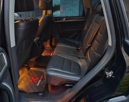 Чорний Фольксваген Туарег, об'ємом двигуна 3 л та пробігом 180 тис. км за 14499 $, фото 12 на Automoto.ua