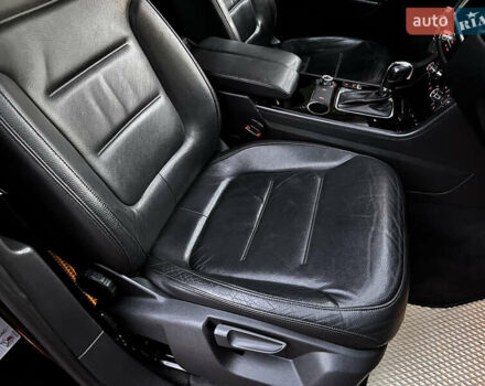 Черный Фольксваген Туарег, объемом двигателя 3 л и пробегом 310 тыс. км за 16500 $, фото 22 на Automoto.ua