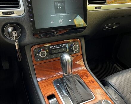 Чорний Фольксваген Туарег, об'ємом двигуна 3 л та пробігом 283 тис. км за 17999 $, фото 4 на Automoto.ua