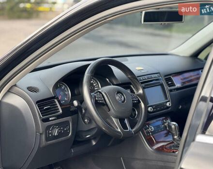 Чорний Фольксваген Туарег, об'ємом двигуна 3 л та пробігом 339 тис. км за 17200 $, фото 12 на Automoto.ua