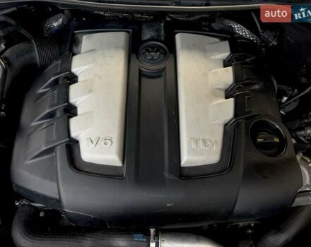 Чорний Фольксваген Туарег, об'ємом двигуна 2.97 л та пробігом 190 тис. км за 20000 $, фото 4 на Automoto.ua