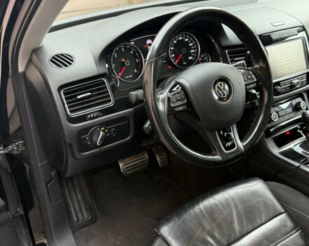 Черный Фольксваген Туарег, объемом двигателя 2.97 л и пробегом 236 тыс. км за 16700 $, фото 8 на Automoto.ua