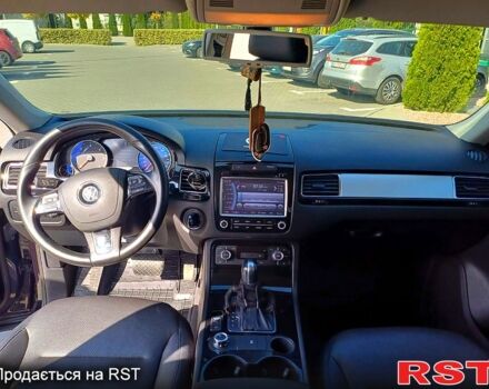 Черный Фольксваген Туарег, объемом двигателя 3 л и пробегом 240 тыс. км за 17800 $, фото 4 на Automoto.ua