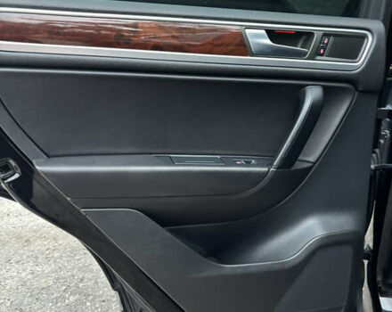 Черный Фольксваген Туарег, объемом двигателя 3 л и пробегом 216 тыс. км за 19500 $, фото 18 на Automoto.ua