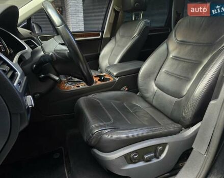 Черный Фольксваген Туарег, объемом двигателя 3 л и пробегом 180 тыс. км за 15499 $, фото 30 на Automoto.ua