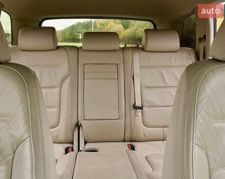 Черный Фольксваген Туарег, объемом двигателя 2.97 л и пробегом 275 тыс. км за 22000 $, фото 30 на Automoto.ua