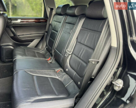 Чорний Фольксваген Туарег, об'ємом двигуна 3 л та пробігом 339 тис. км за 17200 $, фото 14 на Automoto.ua