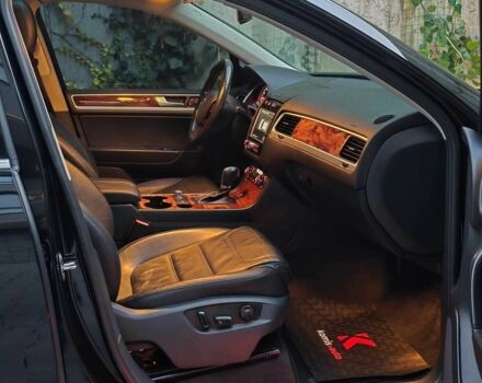 Чорний Фольксваген Туарег, об'ємом двигуна 3 л та пробігом 180 тис. км за 14499 $, фото 19 на Automoto.ua