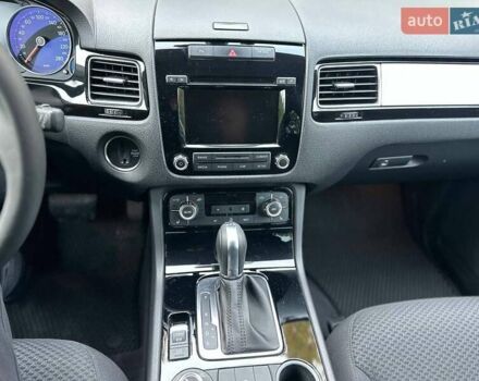 Чорний Фольксваген Туарег, об'ємом двигуна 3 л та пробігом 210 тис. км за 16500 $, фото 8 на Automoto.ua