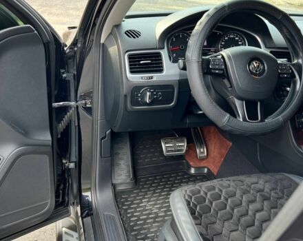 Чорний Фольксваген Туарег, об'ємом двигуна 3 л та пробігом 239 тис. км за 21200 $, фото 8 на Automoto.ua