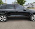 Черный Фольксваген Туарег, объемом двигателя 3 л и пробегом 236 тыс. км за 2700 $, фото 2 на Automoto.ua