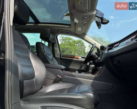 Черный Фольксваген Туарег, объемом двигателя 2.97 л и пробегом 349 тыс. км за 16500 $, фото 35 на Automoto.ua