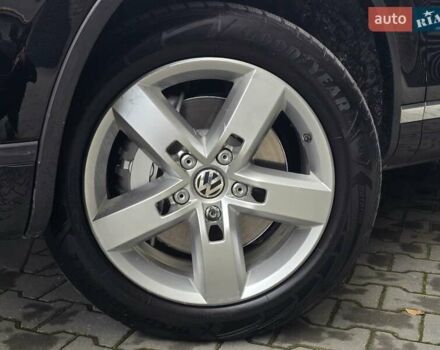 Чорний Фольксваген Туарег, об'ємом двигуна 3 л та пробігом 180 тис. км за 15499 $, фото 17 на Automoto.ua