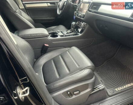Черный Фольксваген Туарег, объемом двигателя 2.97 л и пробегом 256 тыс. км за 17900 $, фото 13 на Automoto.ua