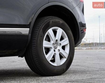 Черный Фольксваген Туарег, объемом двигателя 2.97 л и пробегом 275 тыс. км за 22000 $, фото 12 на Automoto.ua