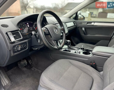 Черный Фольксваген Туарег, объемом двигателя 3 л и пробегом 159 тыс. км за 17500 $, фото 16 на Automoto.ua